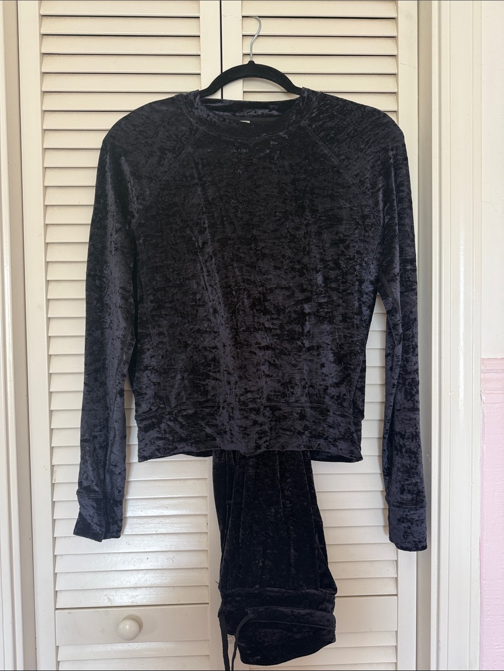 lululemon athletica Black Velvet Crewneck Sweater